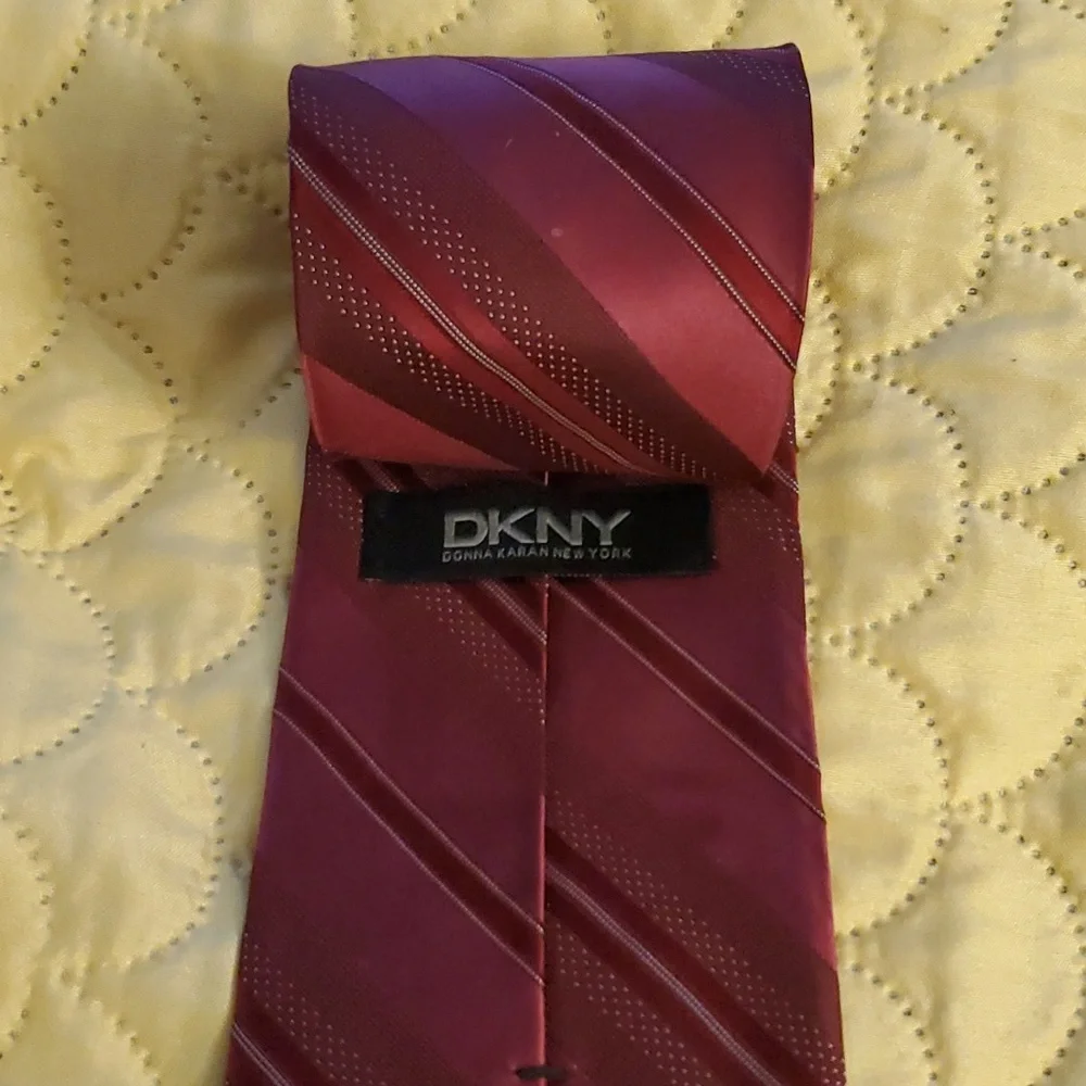 Necktie - Picture 2 of 3